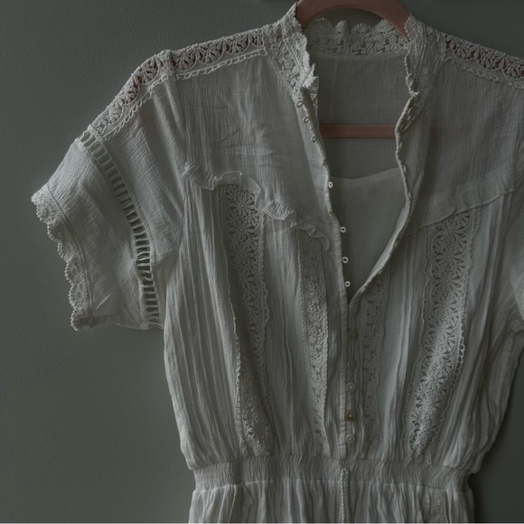 Boutique white embroidery dress - Picture 2 of 3